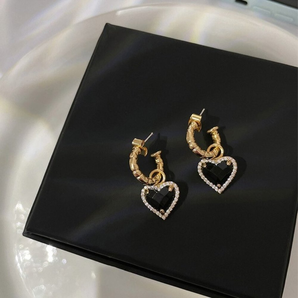 NEW Silver Black Zircon Love Heart Earrings - Picture 5 of 5